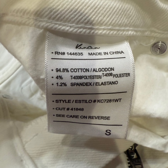 KanCan Women's Everything's Alright High-Rise Mom Shorts, White, Distressed, S - Picture 12 of 12